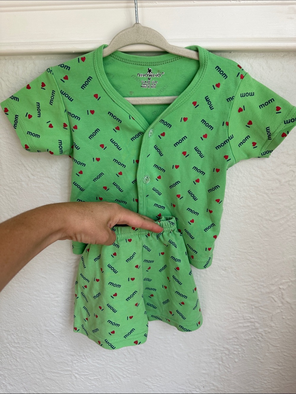 Green 'I ♥ Mom' Kids Short-Sleeve Pajama Set - Button Top & Shorts